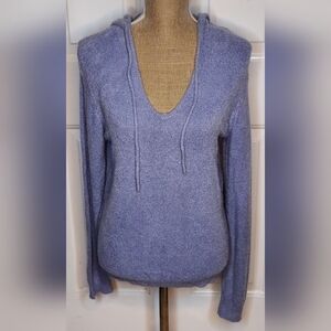 Rachel Zoe Soft Blue V-Neck Sweater Size S (pit to pit-22" & 28" waist)